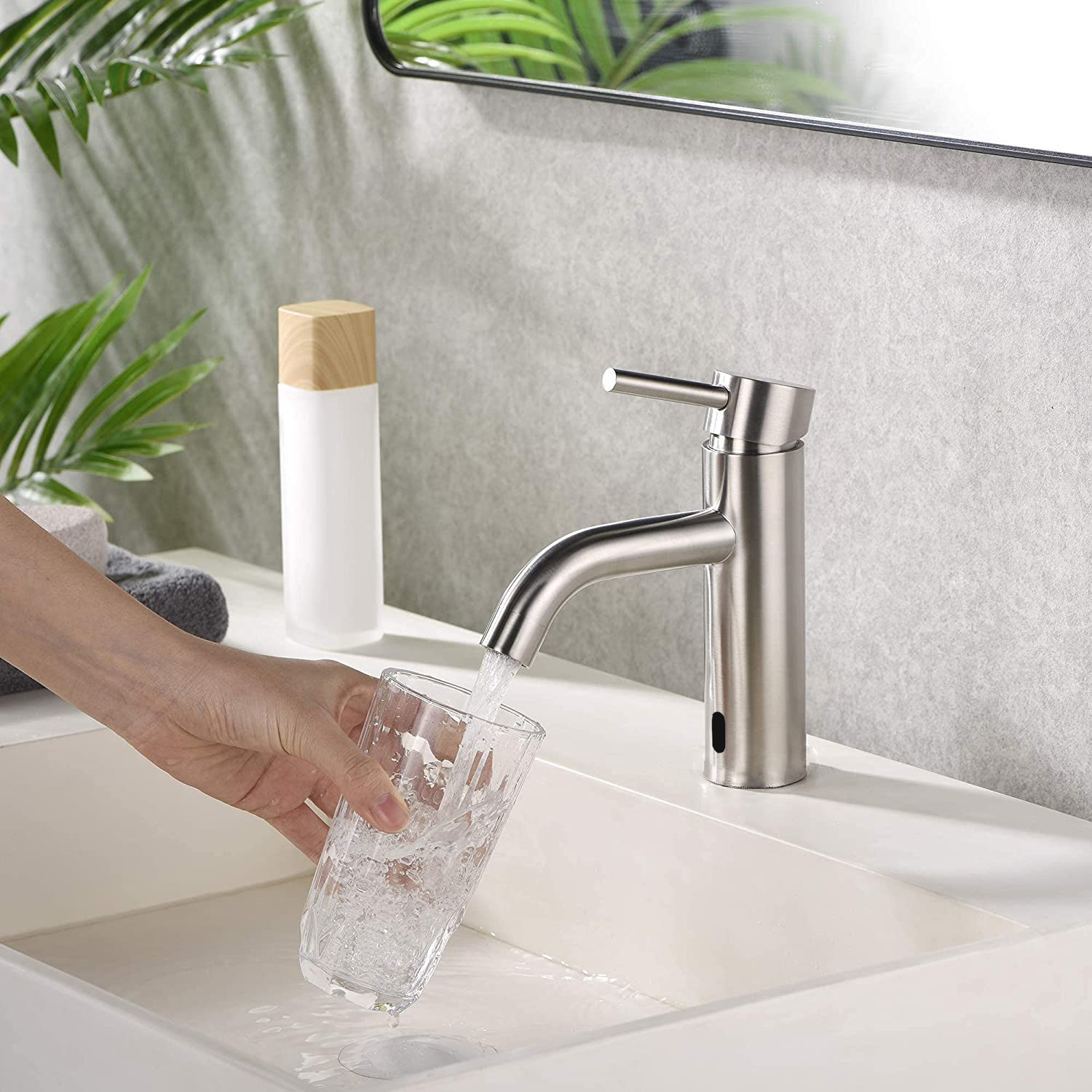 Aquacubic beröringsfri badrumsblandare Automatisk rörelsesensor Badrumsvaskblandare