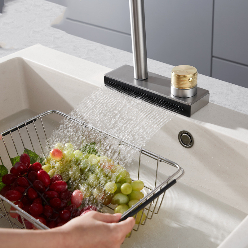 China Black Smart Waterfall Köksblandare med Pull Down Sprayer Diskbänksblandare Köksblandare med ett handtag